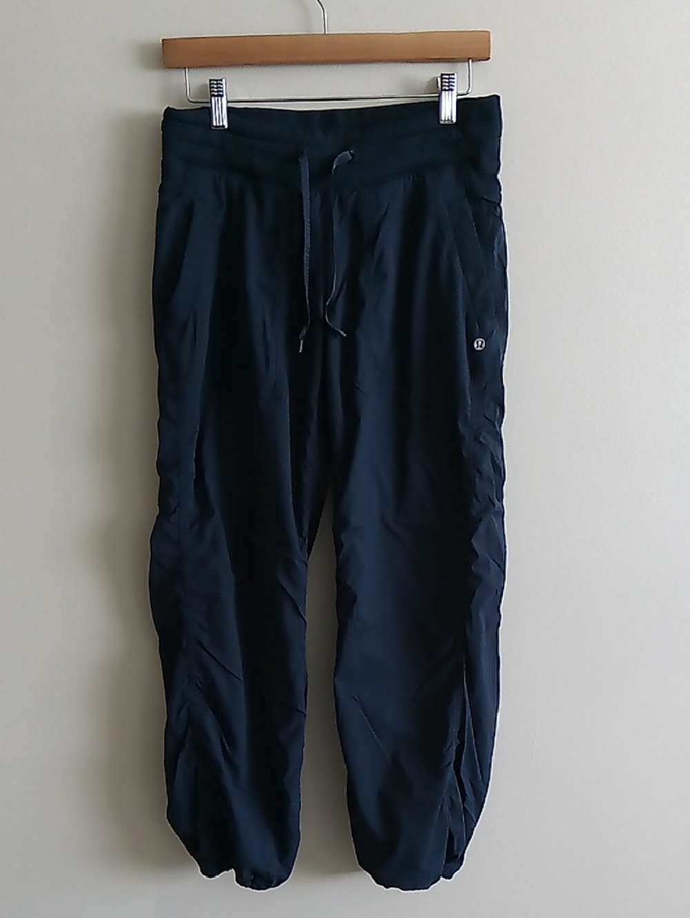 lululemon athletica Dance Studio Joggers Mid Rise Size 6 Navy Blue